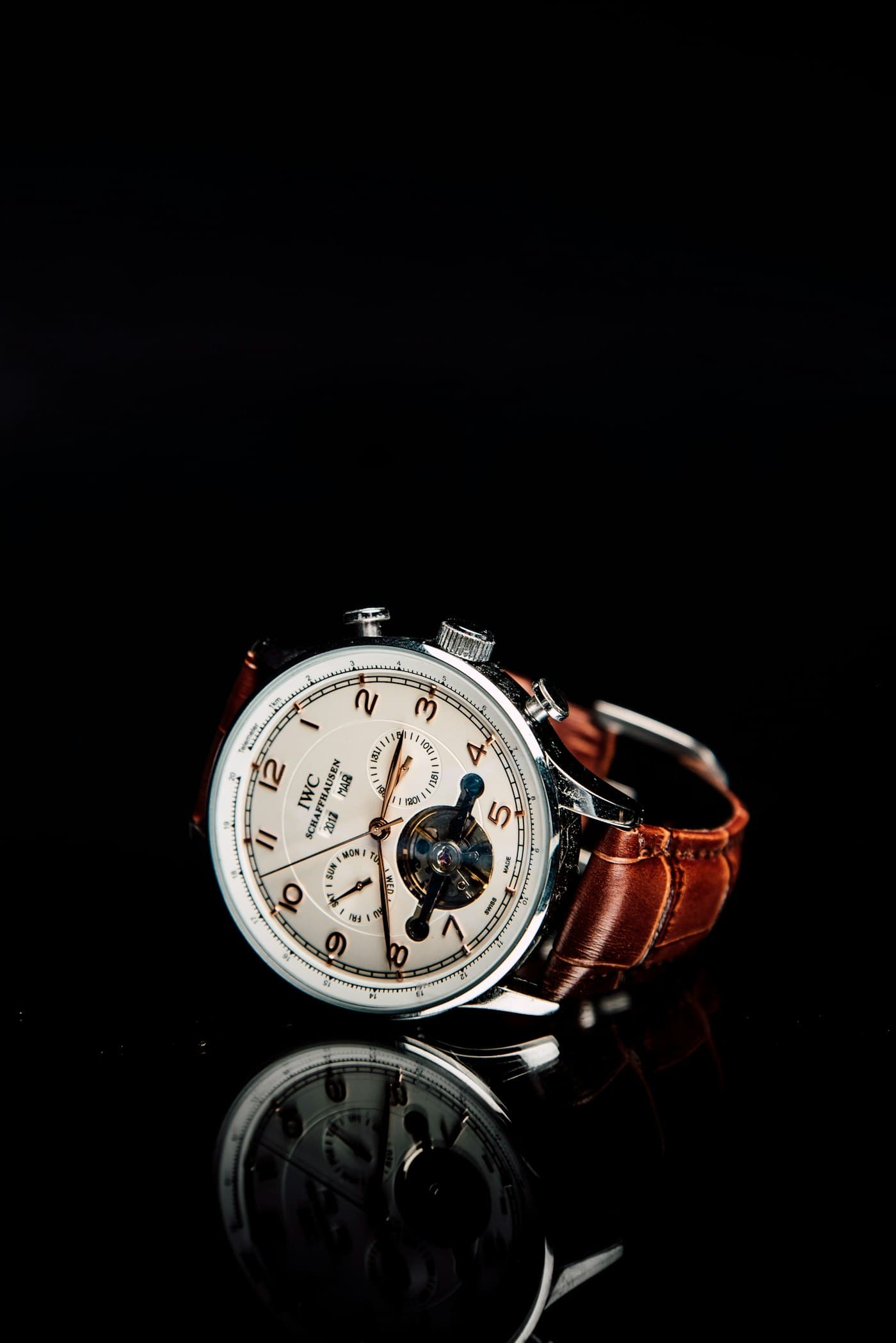 Nord Oval Rose Gold White Dial Leather 24mm Swiss Quartz Watch